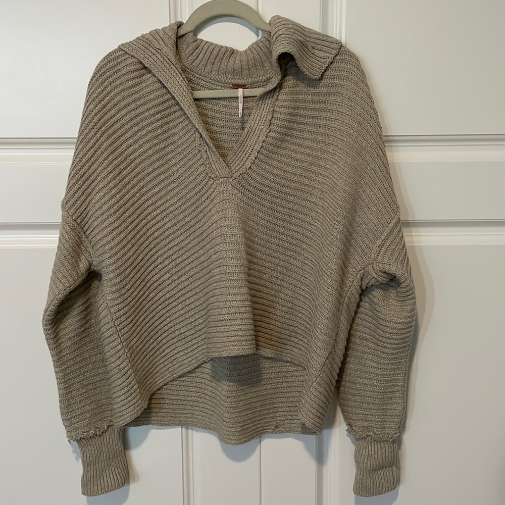 Free People Marlowe Sweater in Pebble Color Size Small. Worn once.